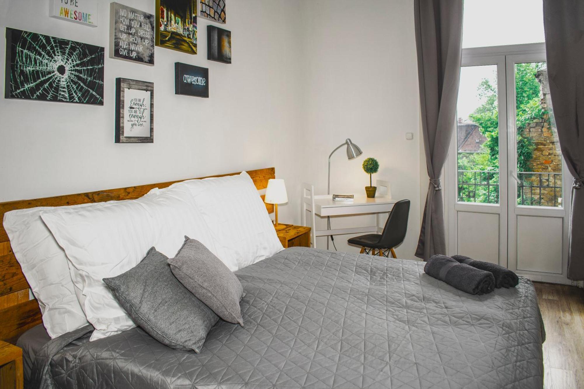 3 Room Apartment In The Beautiful Street Budapeste Exterior foto