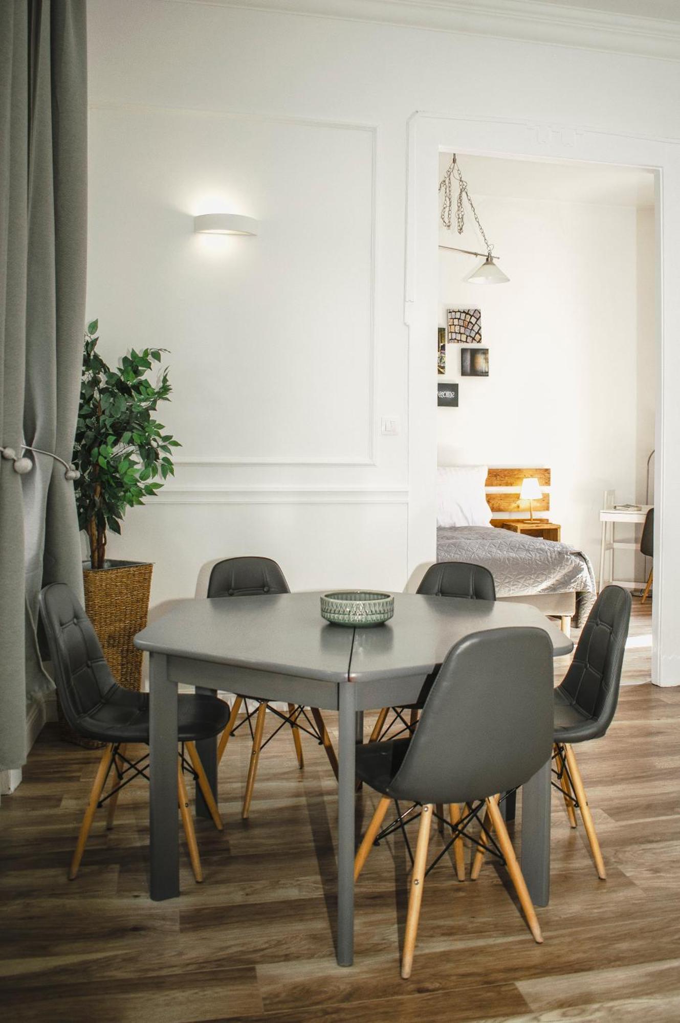 3 Room Apartment In The Beautiful Street Budapeste Exterior foto
