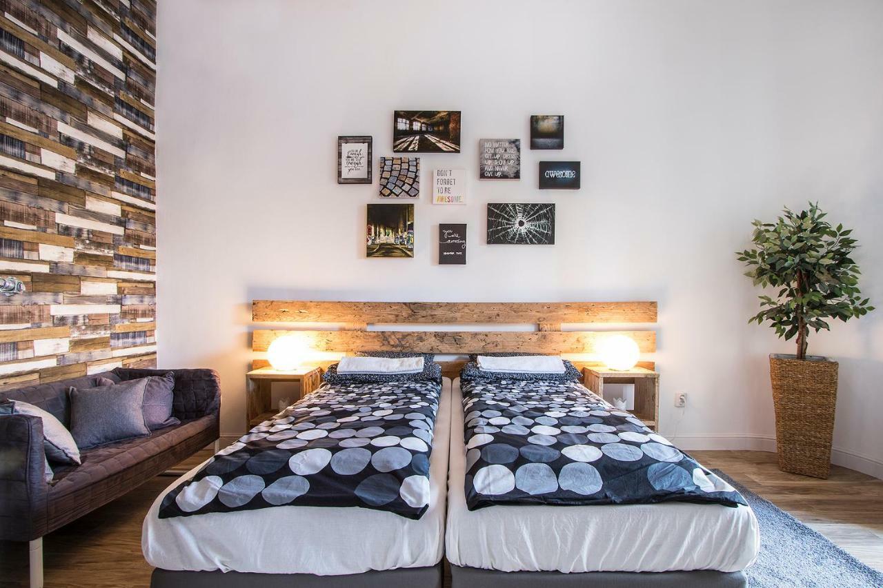 3 Room Apartment In The Beautiful Street Budapeste Exterior foto