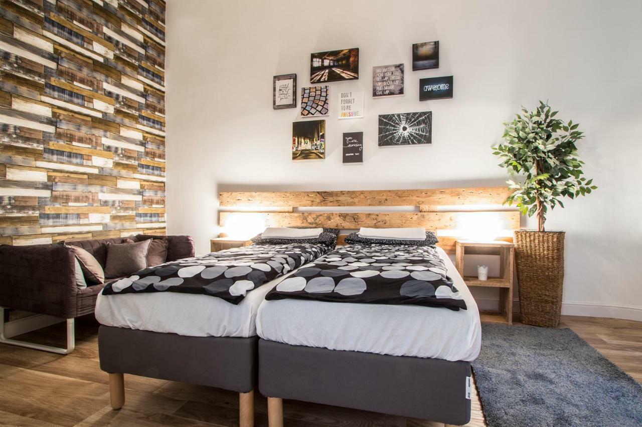 3 Room Apartment In The Beautiful Street Budapeste Exterior foto